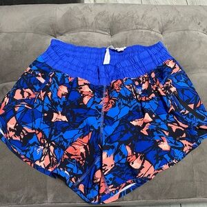 Lululemon track short sz 12